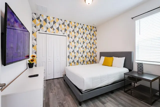 Bedroom 3 with a queen bed
