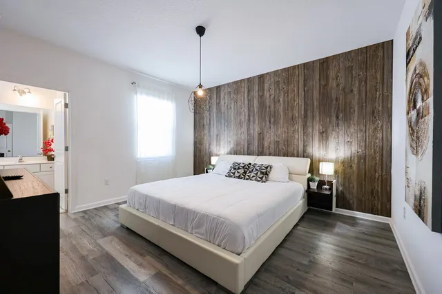 Bedroom 5 with a king bed